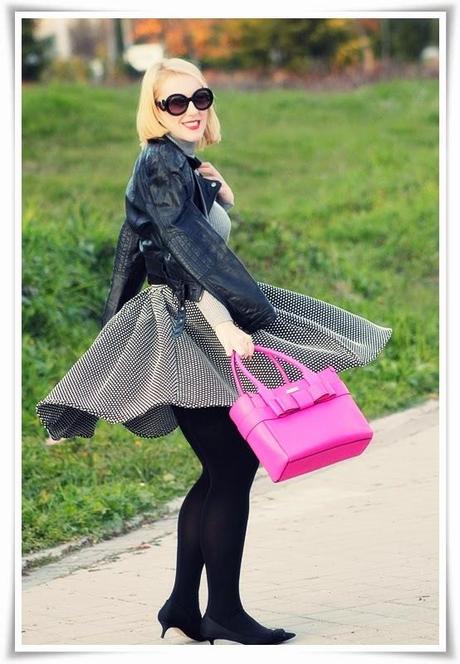 Nuestra bloguera de moda @Loqllevelarubia nos trae hoy… Pink bag