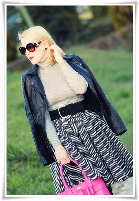 Nuestra bloguera de moda @Loqllevelarubia nos trae hoy… Pink bag