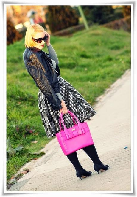 Nuestra bloguera de moda @Loqllevelarubia nos trae hoy… Pink bag