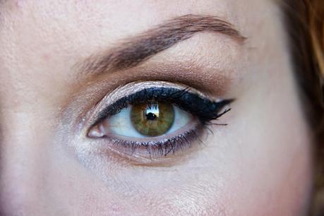 Look Red Lips & Black Liner