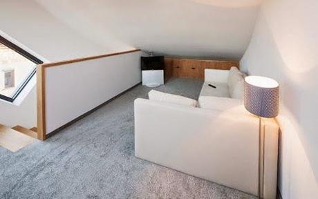 La casa curva, Polonia