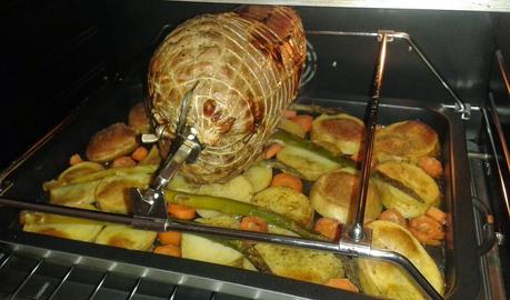 carne asada con patatas, zanahorias y esparragos trigueros