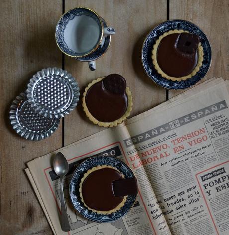 TARTALETAS DE CHOCOLATE Y GUINDILLA