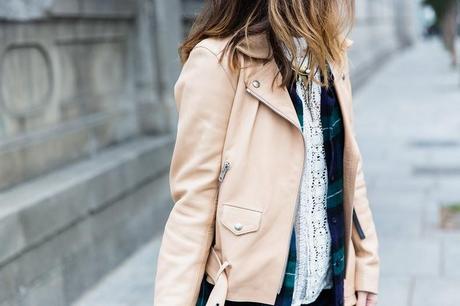 Flared_Jeans-Outfit-Checked_Skirt-Street_Style-Leather_Biker_Jacket-Sandro_Paris-Lace_Top-Collage_Vintage-90