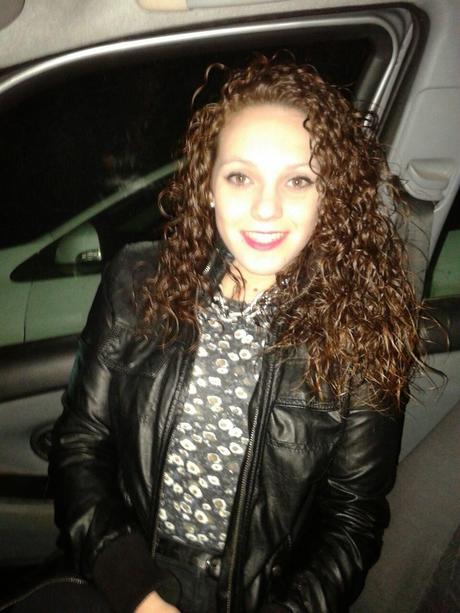 Fofucha enfermera con carrito y suero