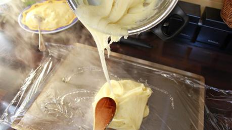 Rollitos de mozzarella dulce حلاوة جبن