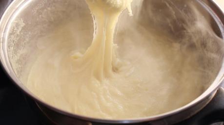 Rollitos de mozzarella dulce حلاوة جبن