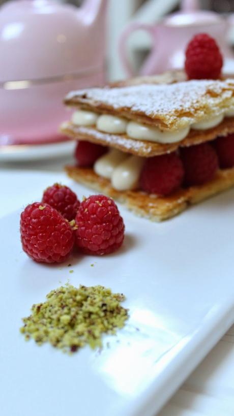 Milhojas con frambuesas y crema pastelera de vainilla