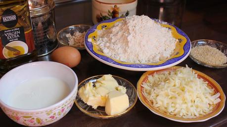 Panecillos trenzados con queso y sésamo (Turquía)