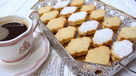 Galletas con mermelada y jengibre confitado