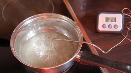 Tarta helada de crepes cubierta con glaseado brillante, ¡¡una delicia!!