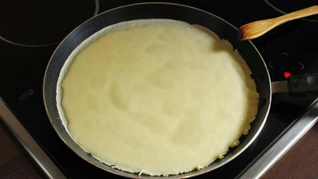 Tarta helada de crepes cubierta con glaseado brillante, ¡¡una delicia!!