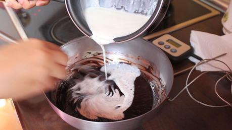 Tarta helada de crepes cubierta con glaseado brillante, ¡¡una delicia!!