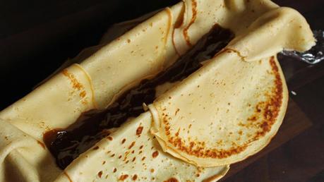 Tarta helada de crepes cubierta con glaseado brillante, ¡¡una delicia!!