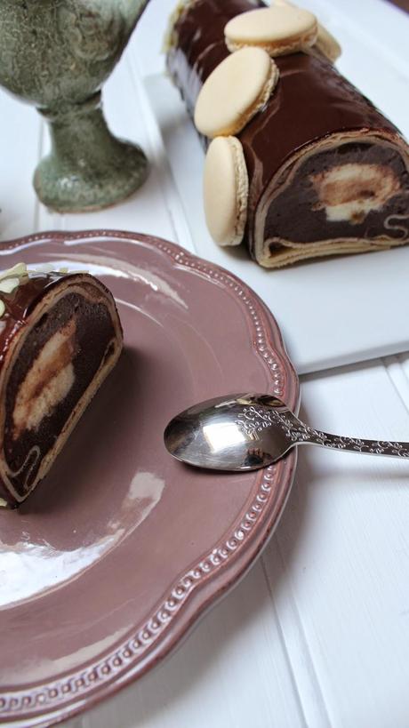 Tarta helada de crepes cubierta con glaseado brillante, ¡¡una delicia!!