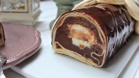 Tarta helada de crepes cubierta con glaseado brillante, ¡¡una delicia!!