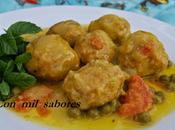 Albóndigas pollo guisantes