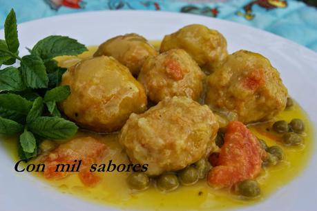 ALBÓNDIGAS DE POLLO CON GUISANTES