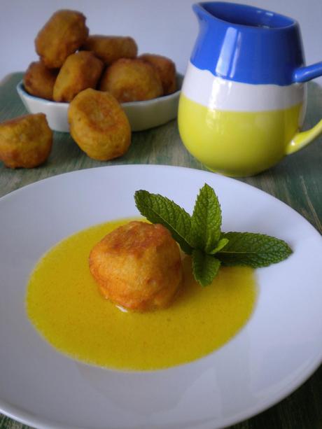Buñuelos de ricotta y salsa de naranja
