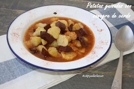 Patatas guisadas con sangre de cerdo
