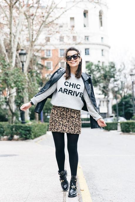 SweatShirt-Blanco_Suite-Leopard_Skirt-Topshop-Balenciaga_Cut_Out_Boots-Biker_Jacket_Maje-Street_Style-37
