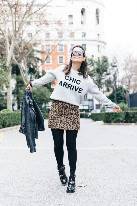 SweatShirt-Blanco_Suite-Leopard_Skirt-Topshop-Balenciaga_Cut_Out_Boots-Biker_Jacket_Maje-Street_Style-45