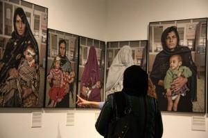 Imagen de la exposición 'Mujeres. Afganistán' en el Palau Robert, en Barcelona. (Pau Cortina/ ACN/ Archivo)