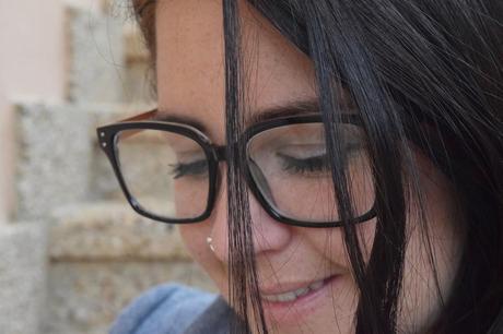 Gray coat, white bag