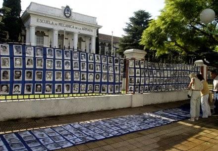 UNA MISMA NOCHE (2012), DE LEOPOLDO BRIZUELA. UN HOMBRE EN LA OSCURIDAD.