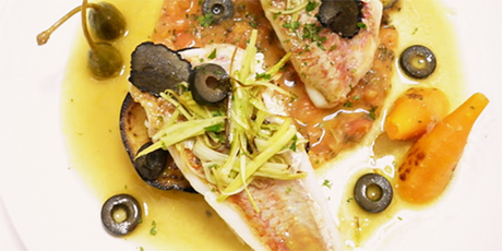 Pescado con aceitunas Negras