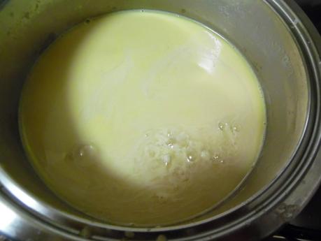 Pastel de queso con mermelada de fresa sin horno