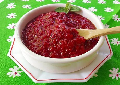 Salsa de tomate casera con remolacha