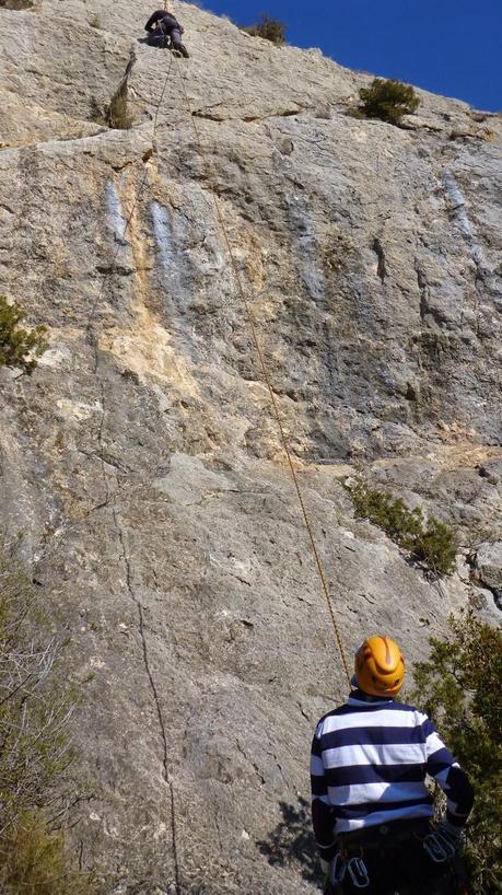 Escalada en Castillonroi sector de invierno: Los Amics