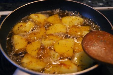 Filetes Rusos Rellenos de Pavo y Queso en Salsa con Patatas