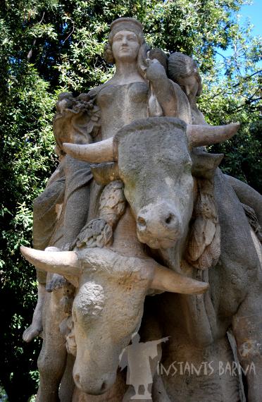 Paseando por el Parc de l'Espanya Industrial