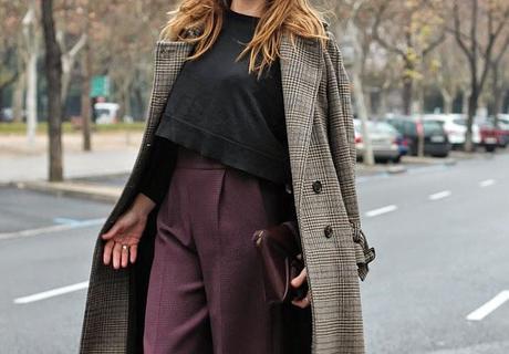 trench de paño y mocasín