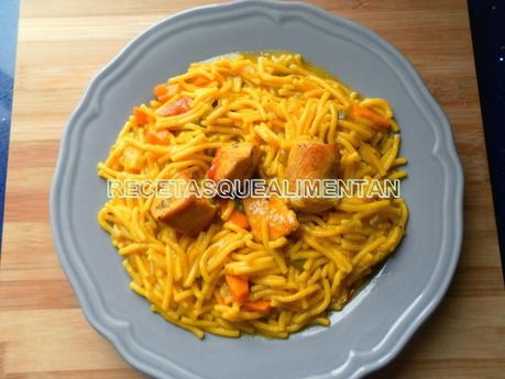FIDEOS CON POLLO EN OLLA EXPRESS