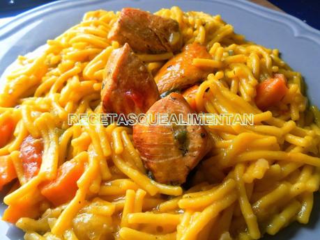 FIDEOS CON POLLO EN OLLA EXPRESS