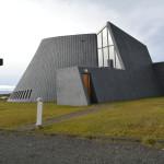 Radhusid Apartaments en Akureyri Blonduos y su peculiar Iglesia