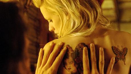 ¿No hay nada en tu vida que merezca tanto la pena como para grabarlo en tu cuerpo?