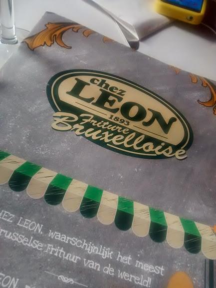 Restaurantes en Bruselas, donde comer (parte I) comer mejillones en bruselas en Chez Leon