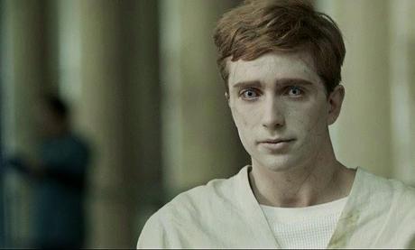 in the flesh, kieren, save in the flesh, bbcThree, serie, bbc, el zorro con gafas,