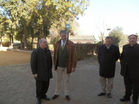 Visita del Obispo Auxiliar al santuario de la Divina Pastora