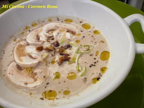 SOPA DE CASTAÑAS Y CHAMPIÑONES