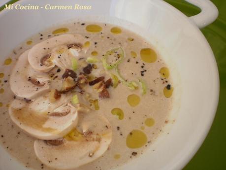 SOPA DE CASTAÑAS Y CHAMPIÑONES