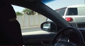 Captura del vídeo que una mujer saudí subió a Internet  conduciendo / Youtube