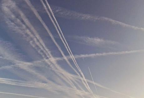 El enigma de las estelas de los aviones