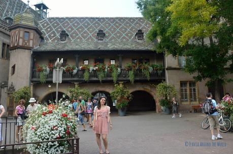 Plaza de la aduana en Colmar, Francia