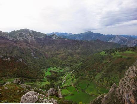 Camín de las Cabras y monte Redigobia (Somiedo mágico y profundo)