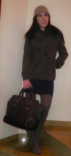 Azul profundo (look con Astra y outfit)